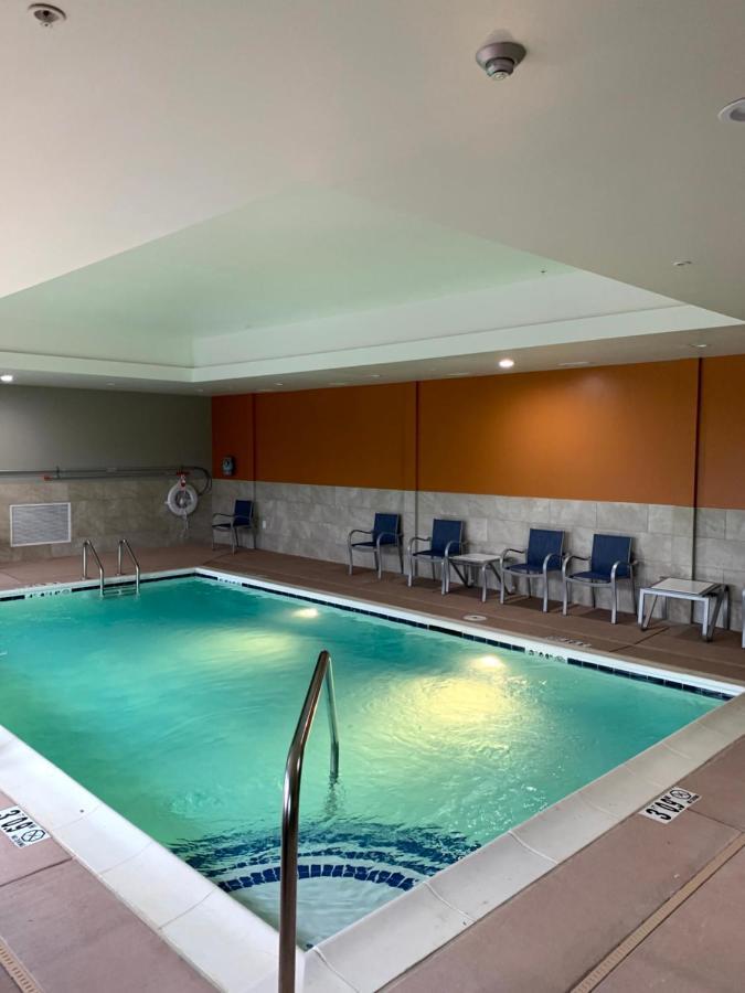 La Quinta Inn & Suites By Wyndham Louisville Ne - Old Henry Rd Экстерьер фото