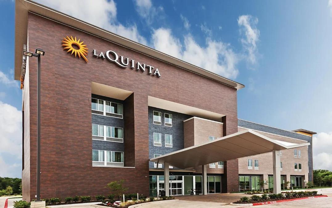 La Quinta Inn & Suites By Wyndham Louisville Ne - Old Henry Rd Экстерьер фото