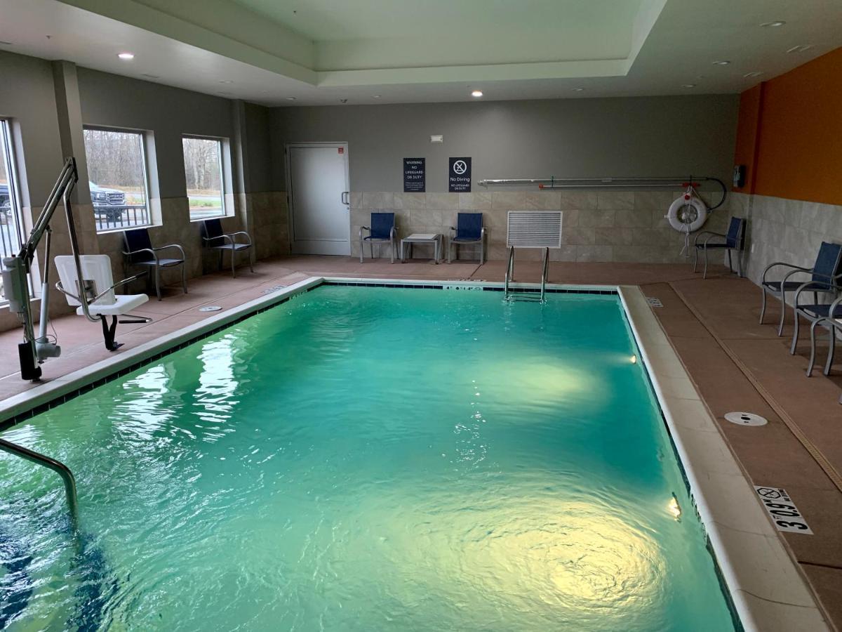 La Quinta Inn & Suites By Wyndham Louisville Ne - Old Henry Rd Экстерьер фото