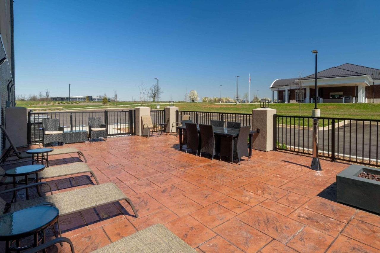 La Quinta Inn & Suites By Wyndham Louisville Ne - Old Henry Rd Экстерьер фото