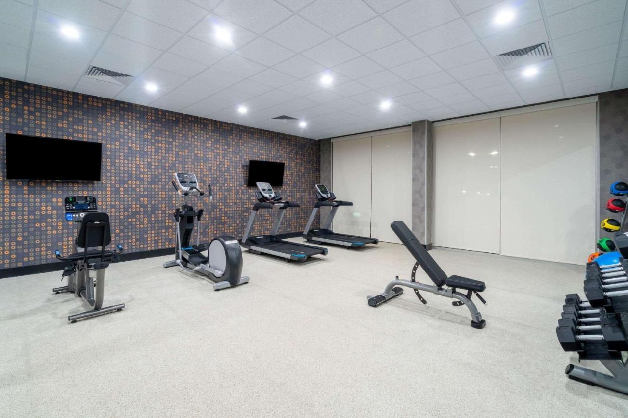 La Quinta Inn & Suites By Wyndham Louisville Ne - Old Henry Rd Экстерьер фото