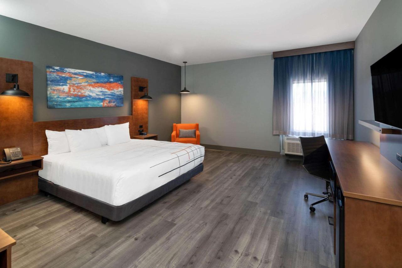 La Quinta Inn & Suites By Wyndham Louisville Ne - Old Henry Rd Экстерьер фото