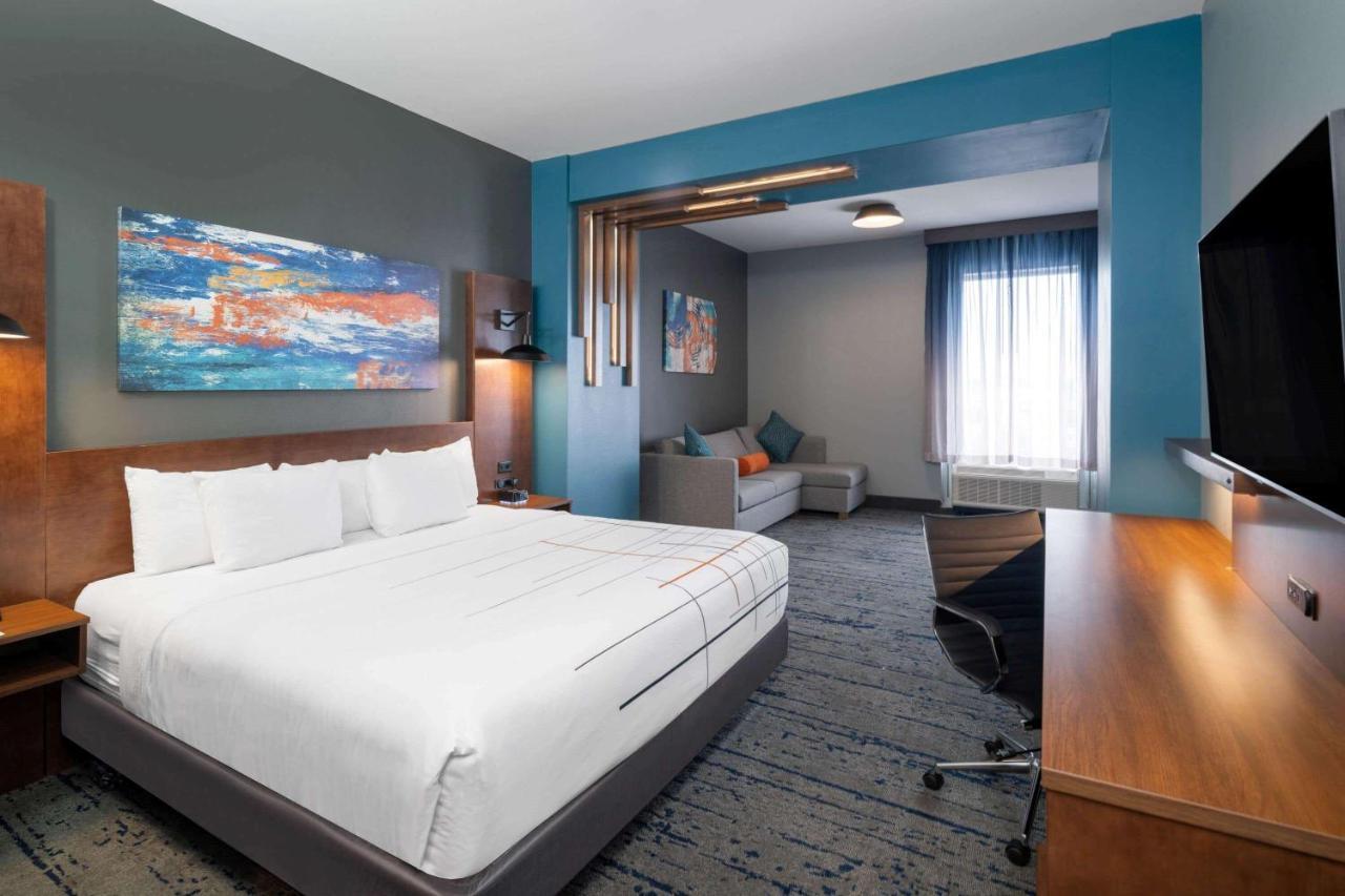 La Quinta Inn & Suites By Wyndham Louisville Ne - Old Henry Rd Экстерьер фото